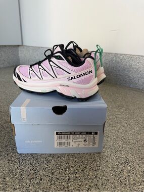 Salomon Women’s Pink and Black Trail XT-6 Expanse